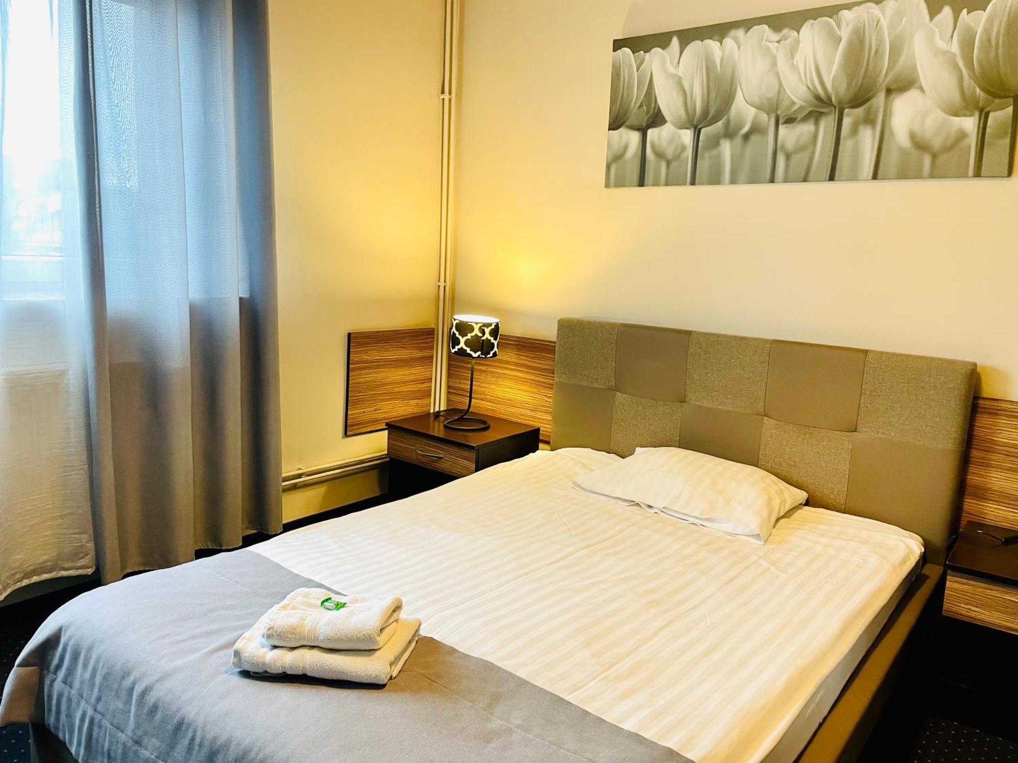 Hotel Seven 7 Kaliszki Eksteriør bilde
