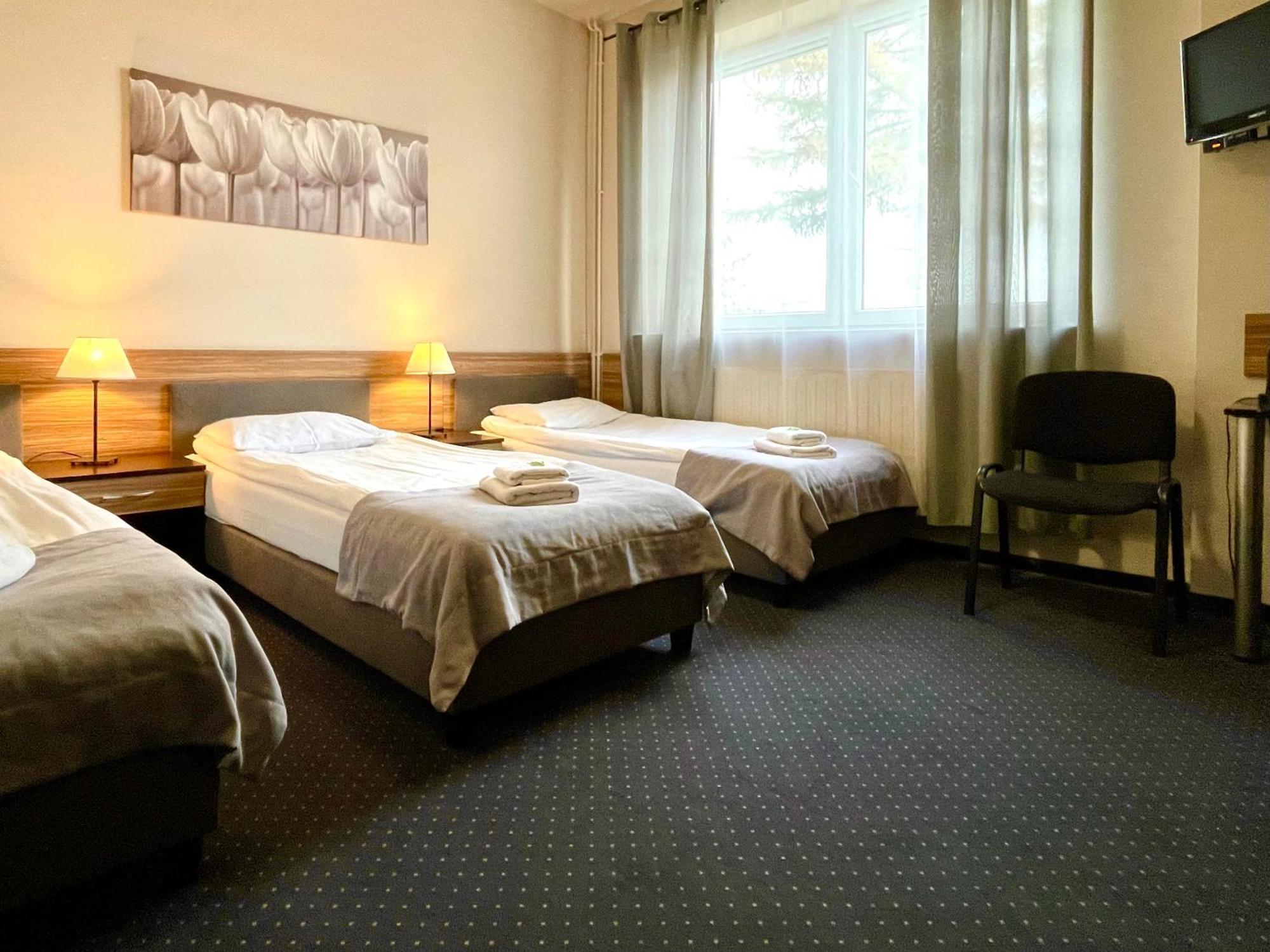 Hotel Seven 7 Kaliszki Eksteriør bilde