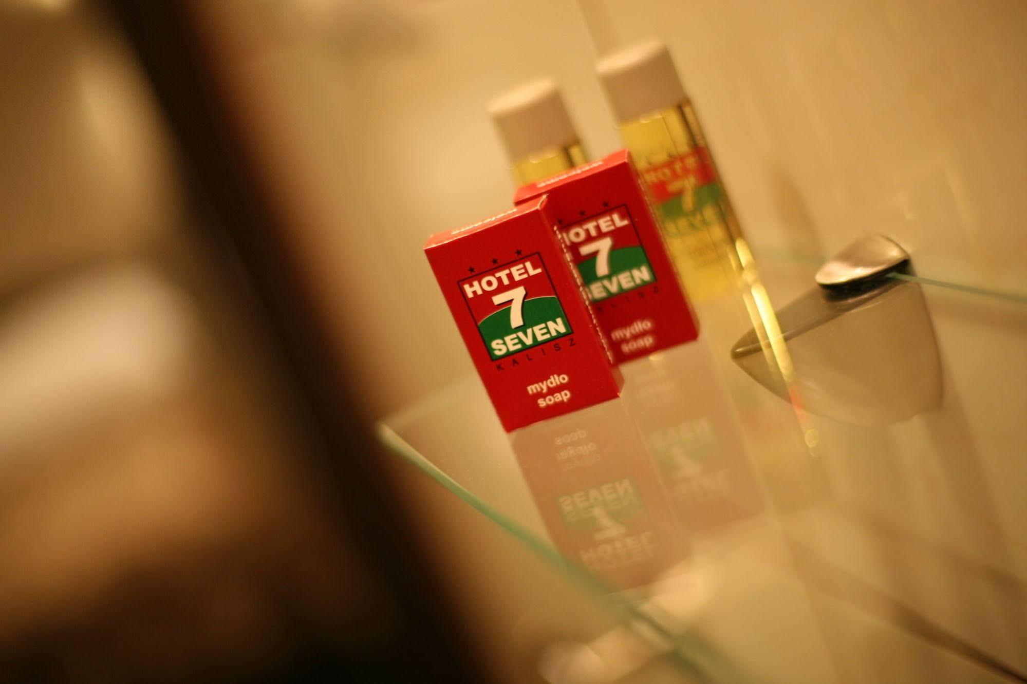 Hotel Seven 7 Kaliszki Eksteriør bilde