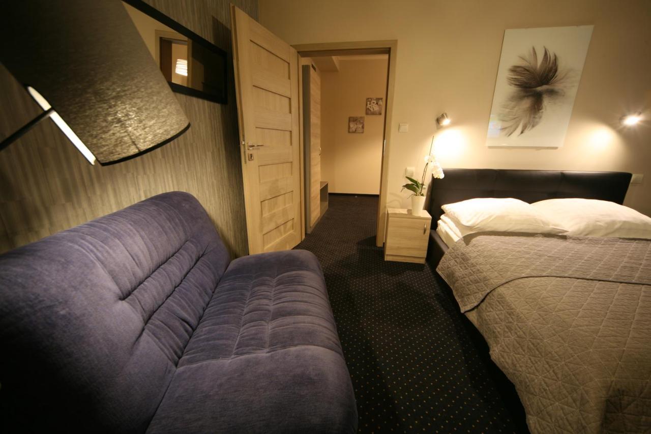 Hotel Seven 7 Kaliszki Eksteriør bilde