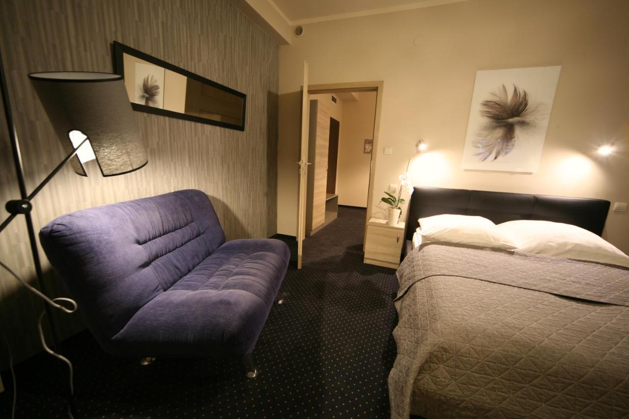 Hotel Seven 7 Kaliszki Eksteriør bilde