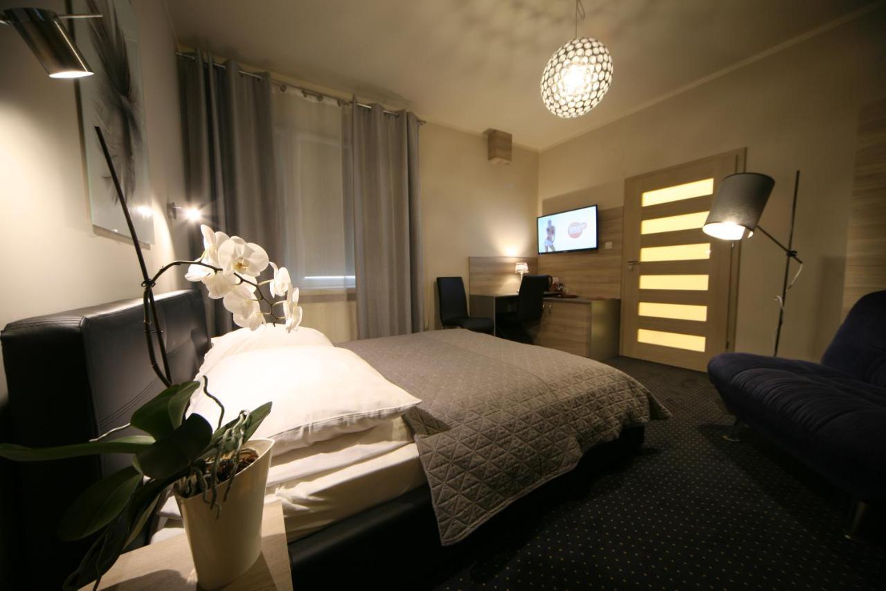 Hotel Seven 7 Kaliszki Eksteriør bilde