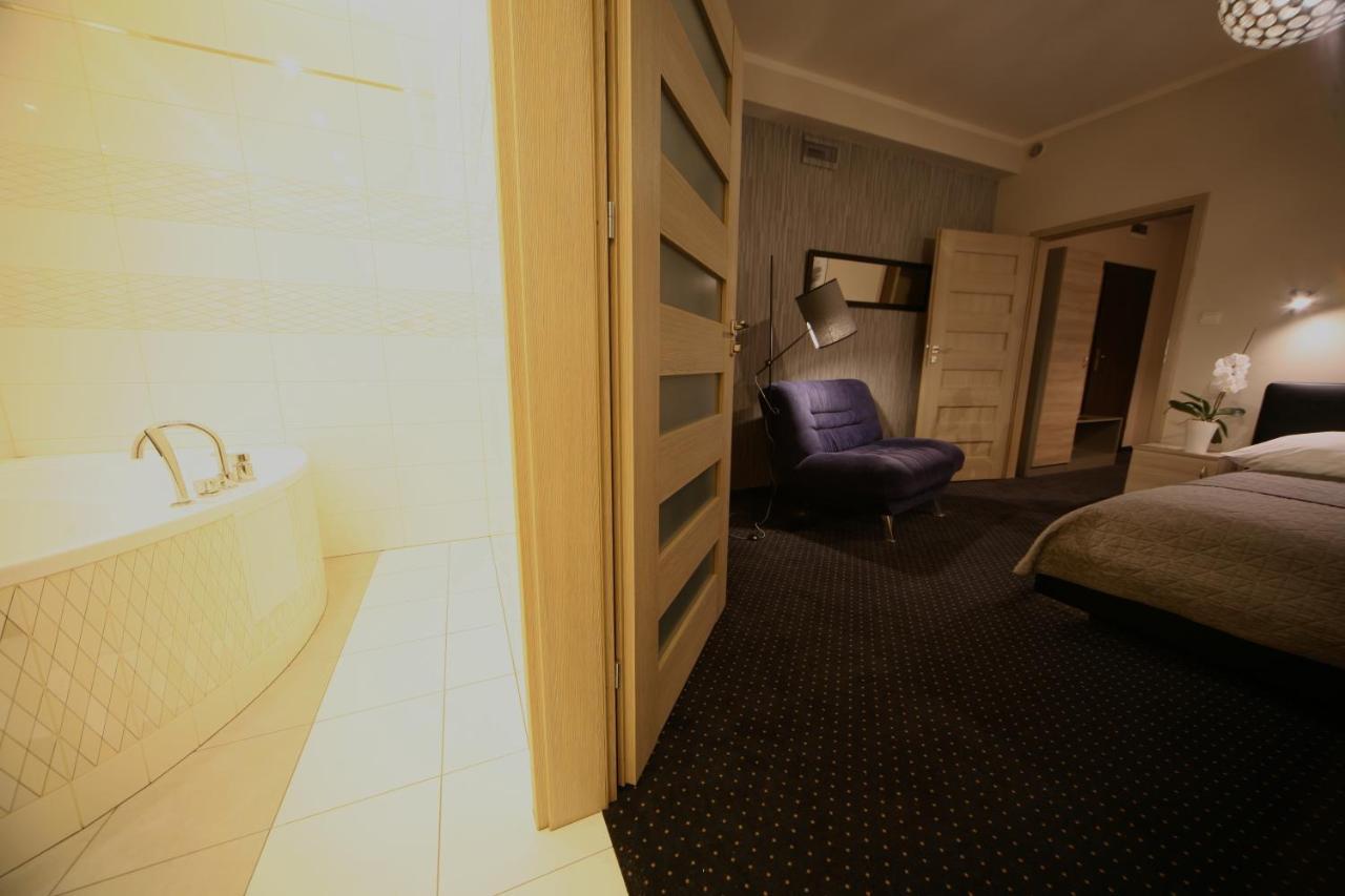 Hotel Seven 7 Kaliszki Eksteriør bilde